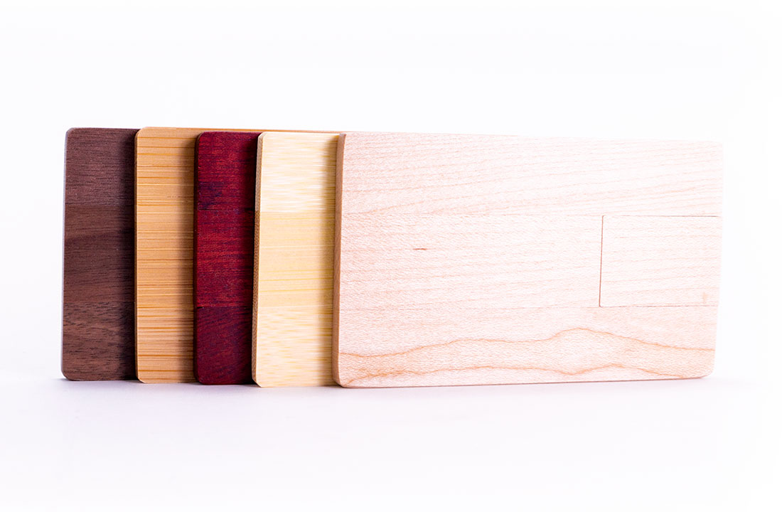 Card spin - Custom wooden USB flash drives